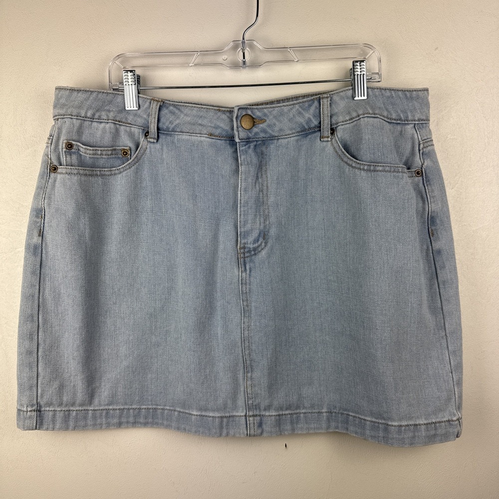 Forever 21 Skirt Women's 16 Denim Light Wash Mini Mid-Rise Short (Waist 38") Y2K